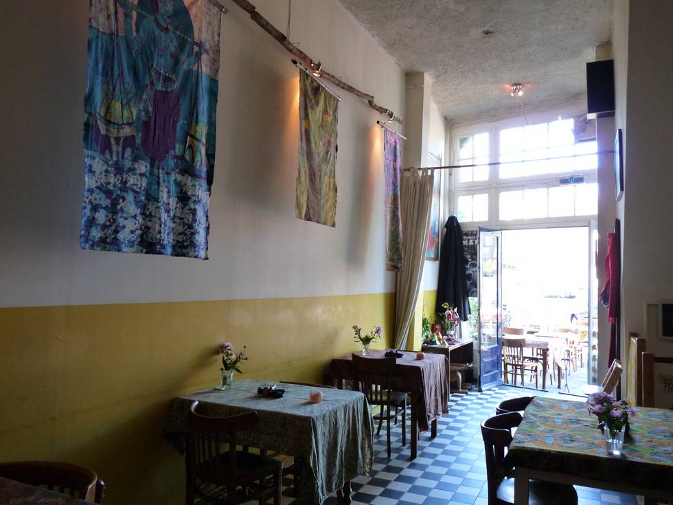 Ethiopian Restaurant Kilimanjaro near Waterloplein, pic by smulweb.nl African finest restaurant for a romantic night in Amsterdam